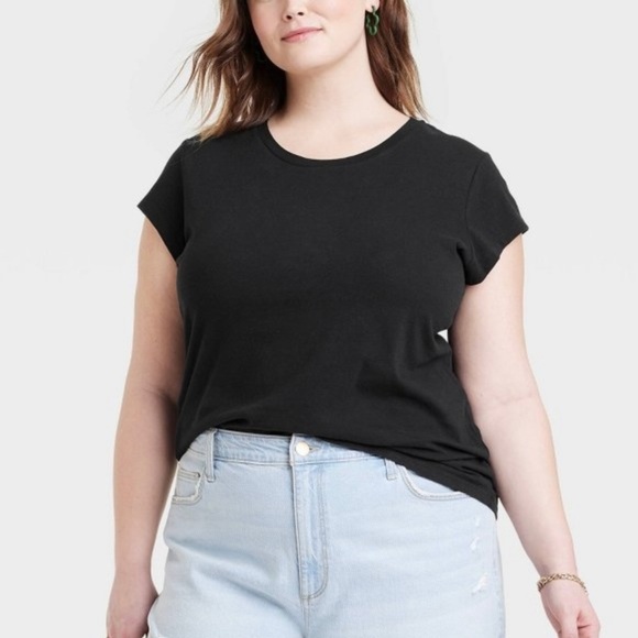 NEW Target Universal Thread Meriwether Women's Short Sleeve T-Shirt Black - Picture 1 of 11
